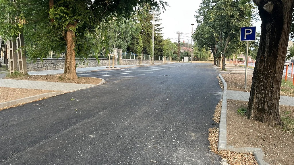 Elkészült a Kompanik Zsófia Óvoda és Bölcsőde előtti parkoló