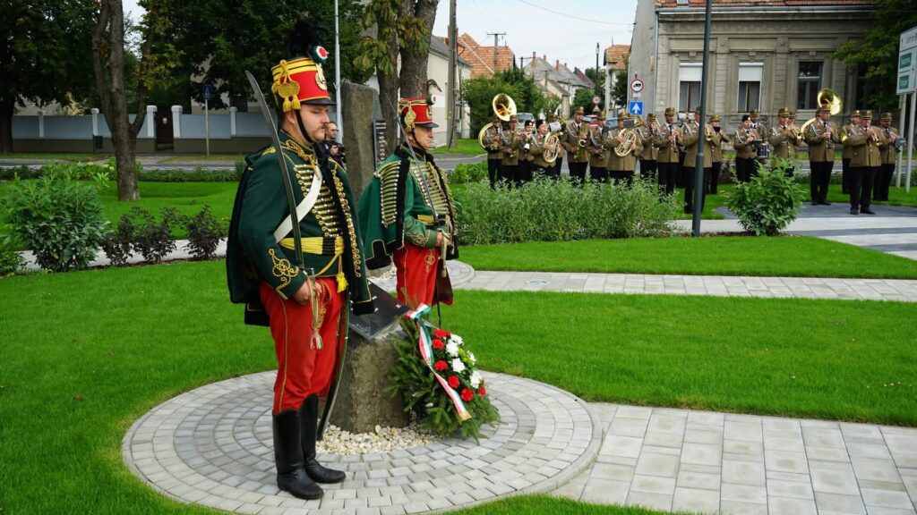 Tapolca emlékpark avatás