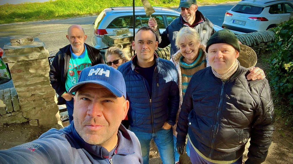 Temetőkapu felújítás az Élhetőbb Városért Egyesület tagjaival