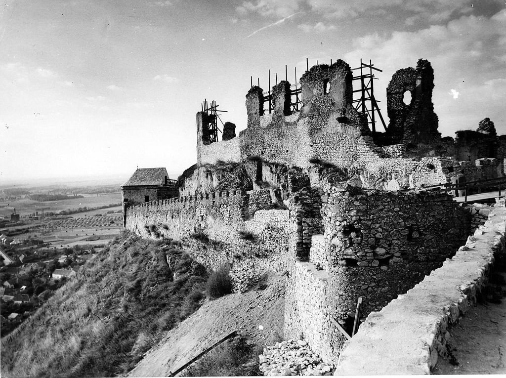 A Sümegi Vár rekonstrukciója