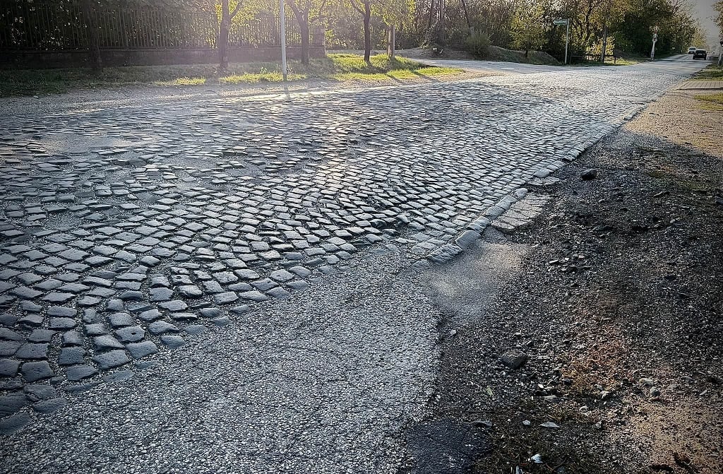 Macskakő burkolat Sümegen